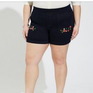 Strawberry embroidery shorts